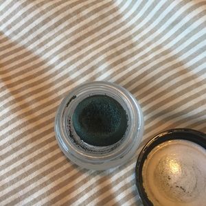 Splurge cream shadow